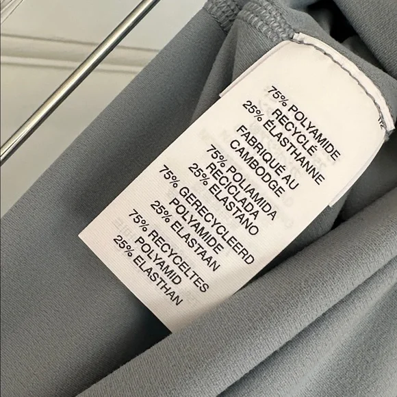 Vuori NWT Blue Leggings Size Medium - Picture 4 of 6